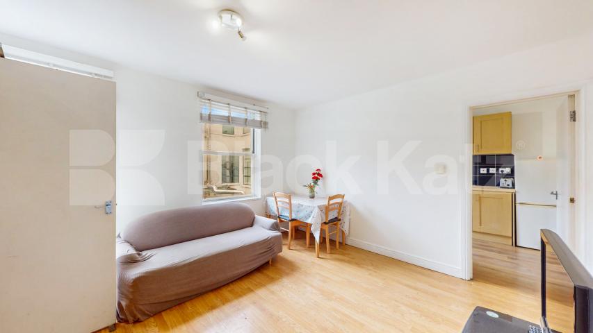 Bright & Spacious 2-Bed Flat to Rent – Minutes from Camden Town Station Camden High Street, Camden